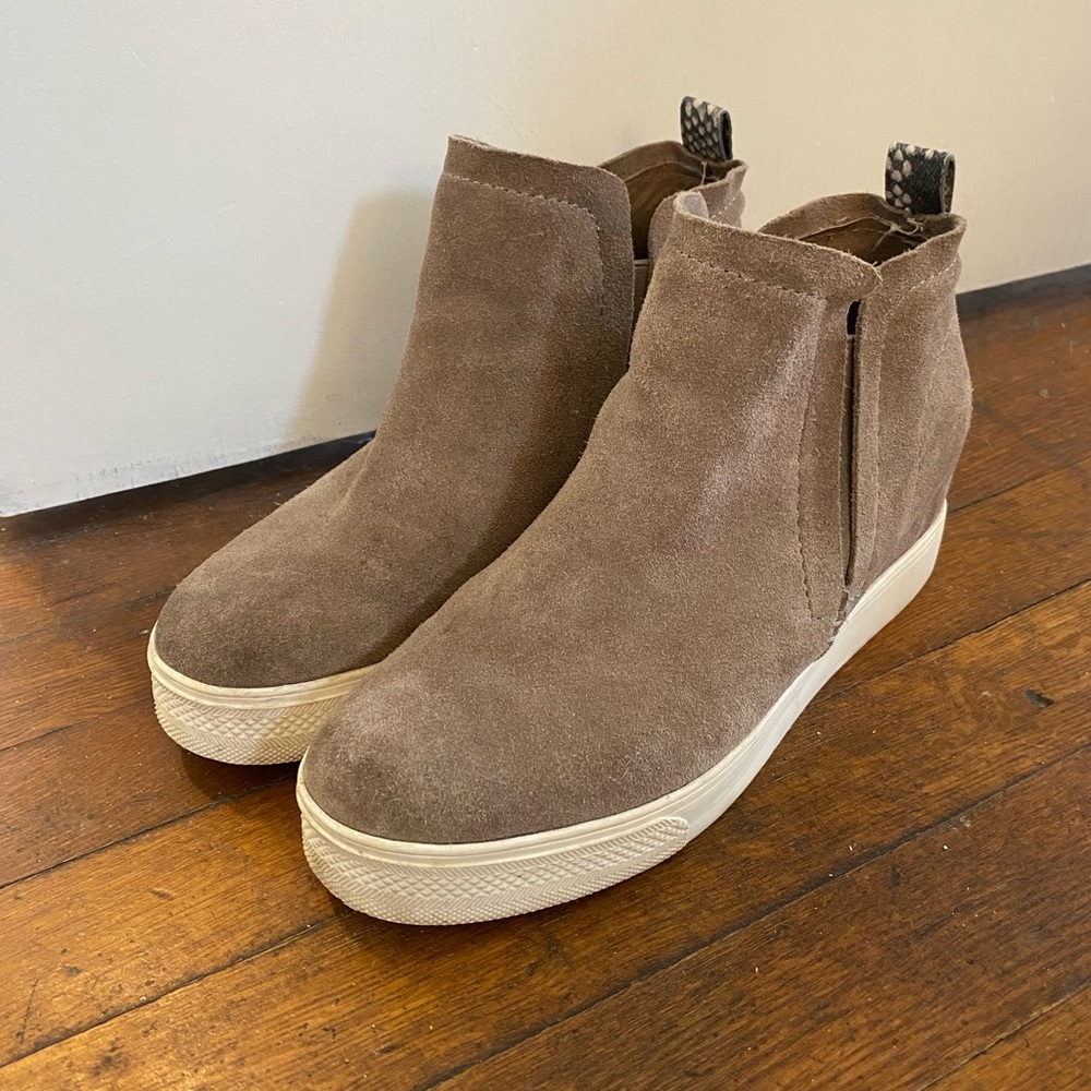 Dolce Vita WYN Wedge Sneaker
